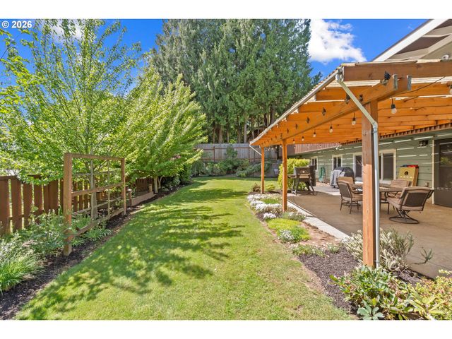 7310 Se CLAY St, Portland, OR 97215