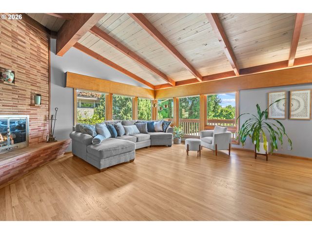 7310 Se CLAY St, Portland, OR 97215