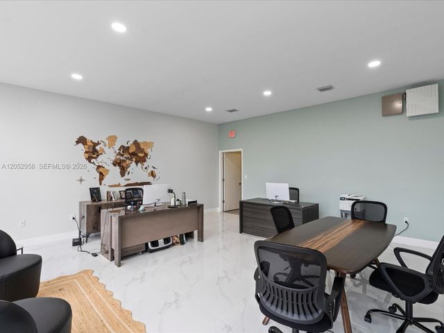 8011 NW 29th St 8011, Doral, FL 33122