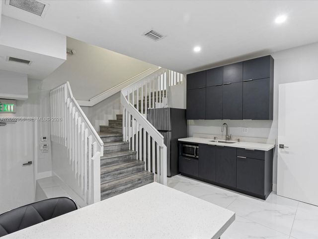8011 NW 29th St 8011, Doral, FL 33122