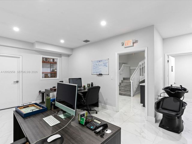 8011 NW 29th St 8011, Doral, FL 33122