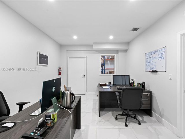 8011 NW 29th St 8011, Doral, FL 33122