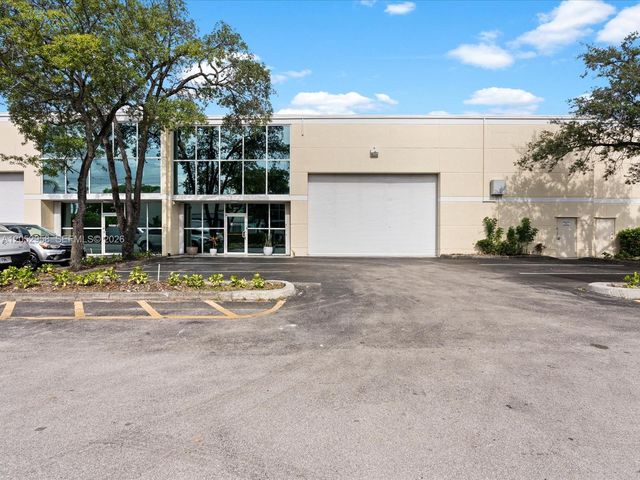 8011 NW 29th St 8011, Doral, FL 33122