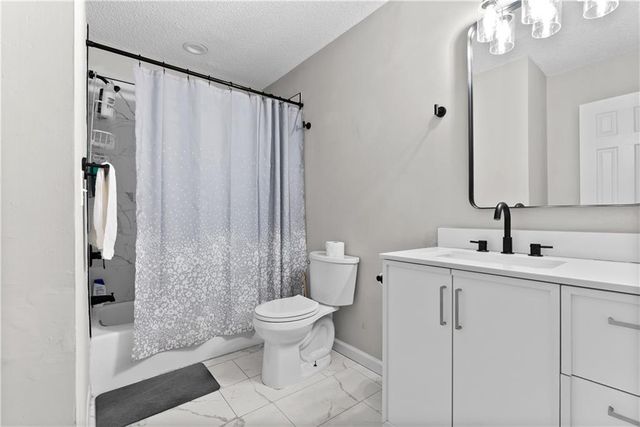 13205 Overhill Road, Grandview, MO 64030