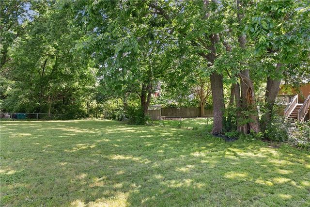 13205 Overhill Road, Grandview, MO 64030