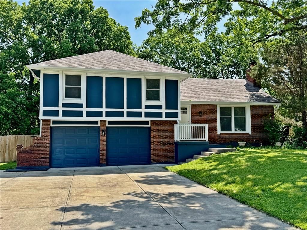 13205 Overhill Road, Grandview, MO 64030