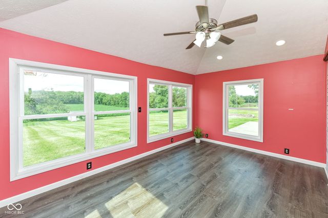 9054 W 8th Street, Anderson, IN 46011