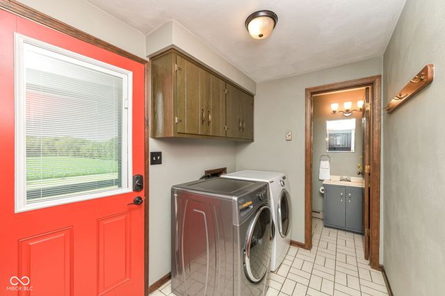 9054 W 8th Street, Anderson, IN 46011
