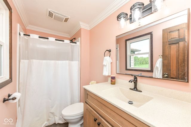 9054 W 8th Street, Anderson, IN 46011