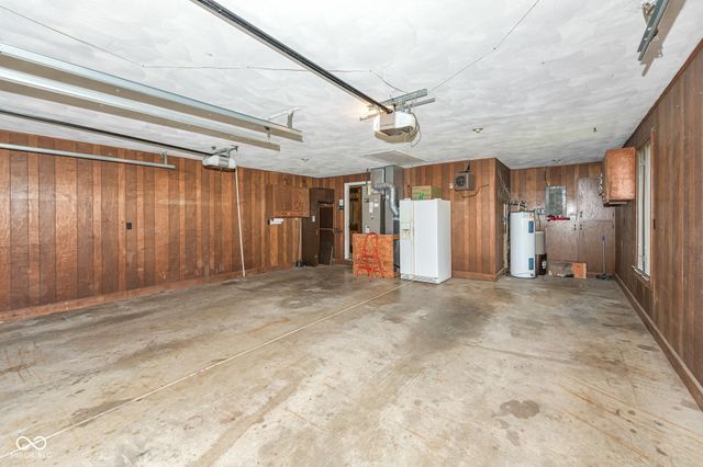 9054 W 8th Street, Anderson, IN 46011