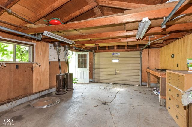 9054 W 8th Street, Anderson, IN 46011