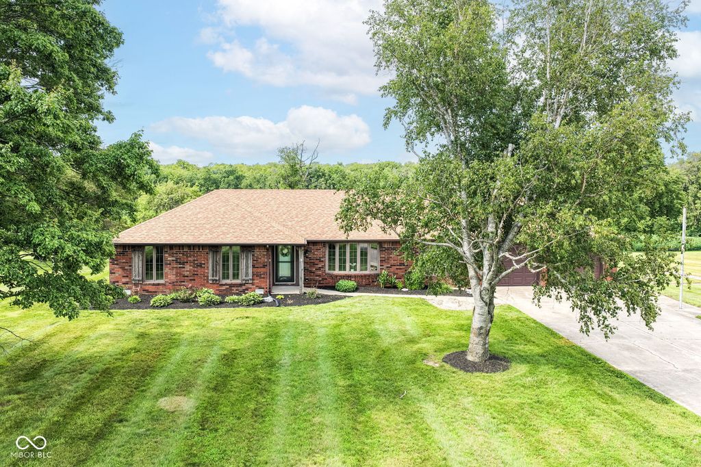 9054 W 8th Street, Anderson, IN 46011