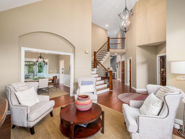 10748 Preston Way, Powell, OH 43065