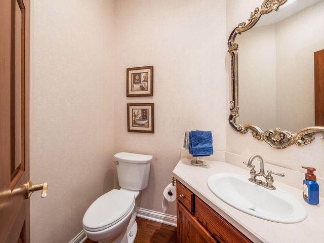 10748 Preston Way, Powell, OH 43065