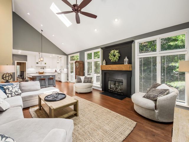 10748 Preston Way, Powell, OH 43065