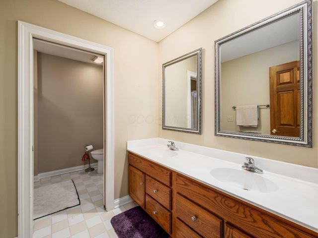 10748 Preston Way, Powell, OH 43065