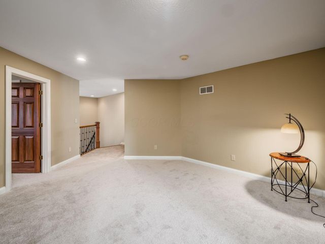 10748 Preston Way, Powell, OH 43065