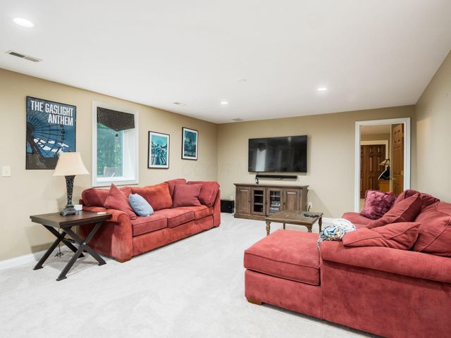 10748 Preston Way, Powell, OH 43065