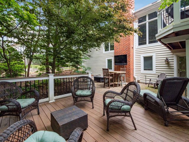 10748 Preston Way, Powell, OH 43065