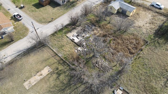 209 Stone Street, Granbury, TX 76048
