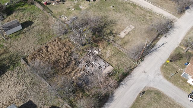 209 Stone Street, Granbury, TX 76048