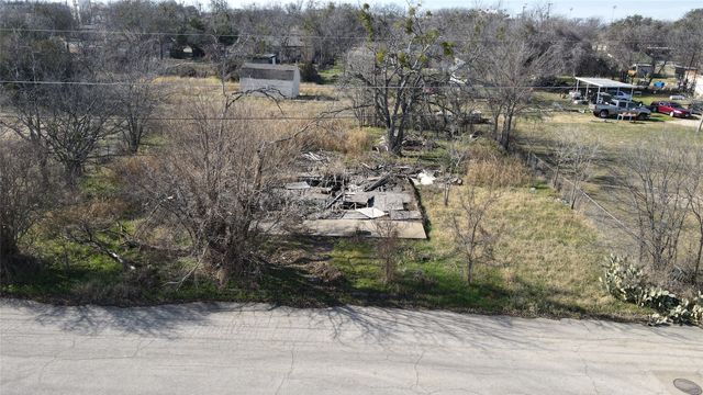 209 Stone Street, Granbury, TX 76048