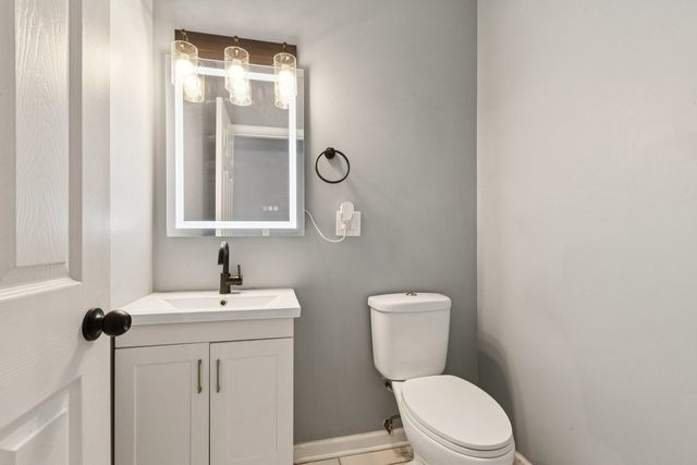 9935 S Winston Avenue, Chicago, IL 60643