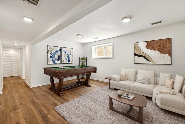 9935 S Winston Avenue, Chicago, IL 60643