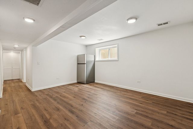 9935 S Winston Avenue, Chicago, IL 60643