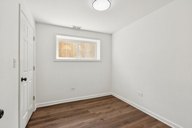 9935 S Winston Avenue, Chicago, IL 60643