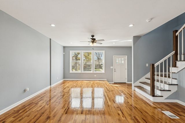 9935 S Winston Avenue, Chicago, IL 60643