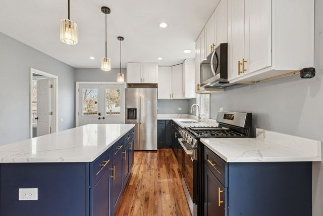 9935 S Winston Avenue, Chicago, IL 60643