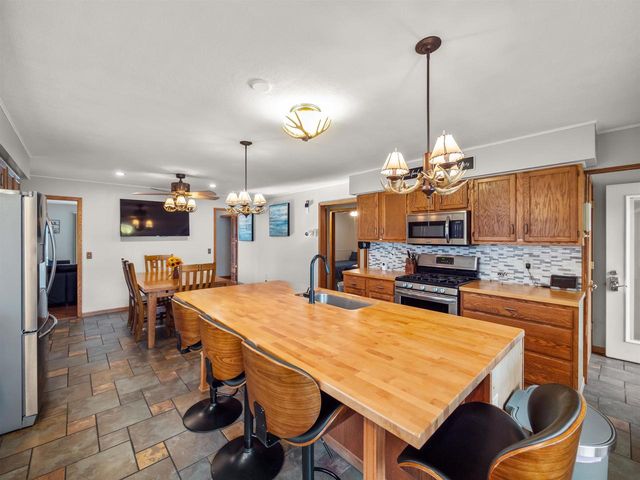 W10199 BIGHORN LANE, Hancock, WI 54943