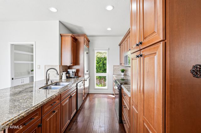 3800 E LINCOLN Drive 6, Phoenix, AZ 85018