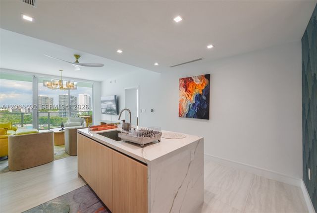 2411 Laguna Cir. 807, North Miami, FL 33181