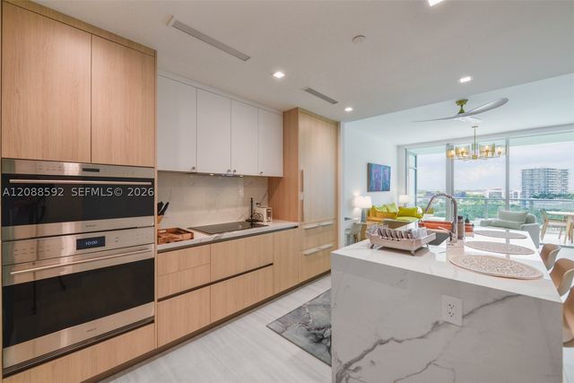 2411 Laguna Cir. 807, North Miami, FL 33181