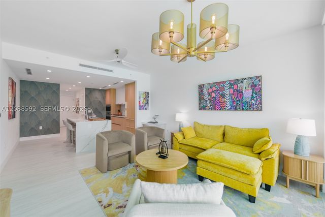 2411 Laguna Cir. 807, North Miami, FL 33181