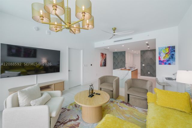 2411 Laguna Cir. 807, North Miami, FL 33181