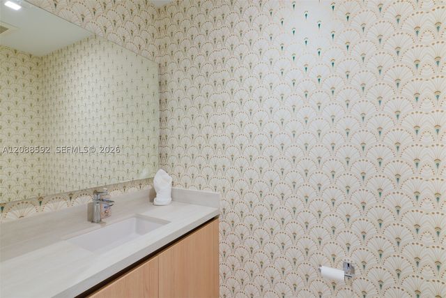 2411 Laguna Cir. 807, North Miami, FL 33181