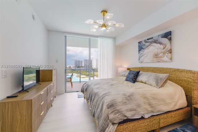 2411 Laguna Cir. 807, North Miami, FL 33181