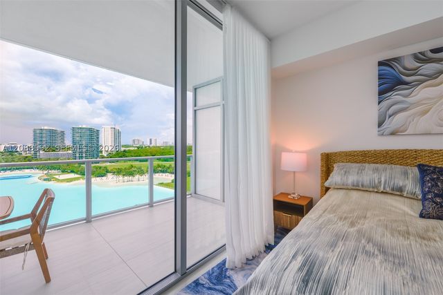 2411 Laguna Cir. 807, North Miami, FL 33181