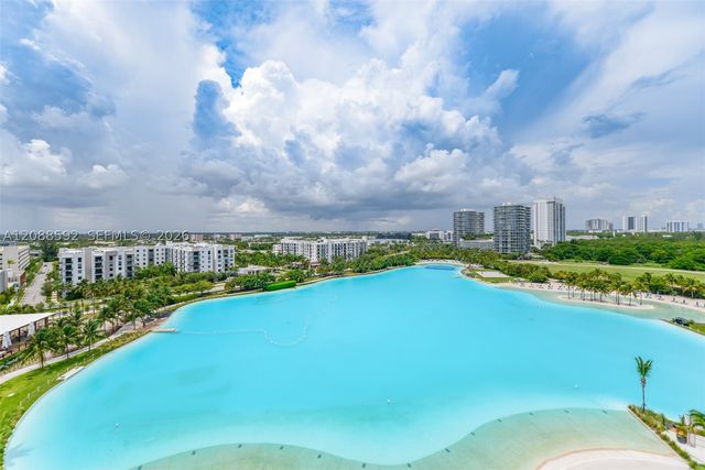 2411 Laguna Cir. 807, North Miami, FL 33181