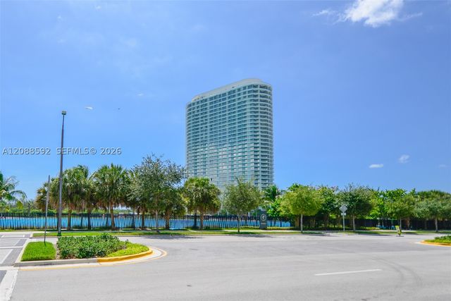 2411 Laguna Cir. 807, North Miami, FL 33181