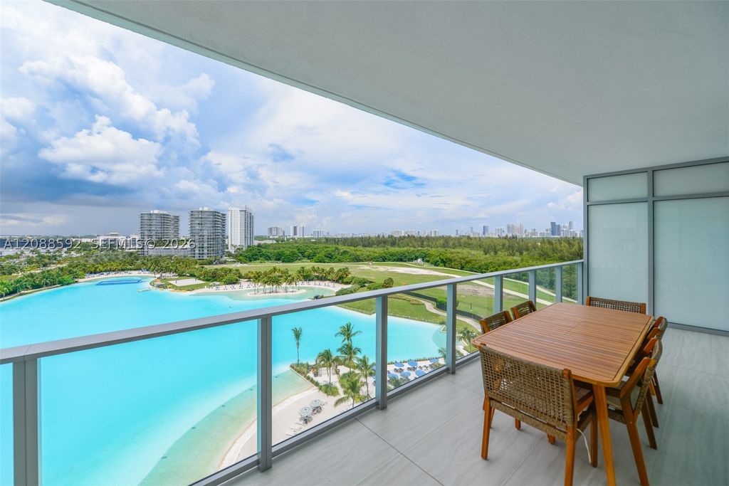 2411 Laguna Cir. 807, North Miami, FL 33181