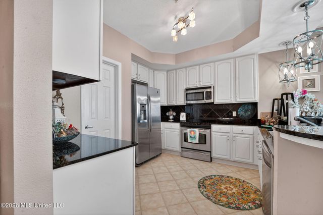 2668 Beach Boulevard, 206, Biloxi, MS 39531
