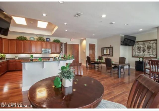 2668 Beach Boulevard, 206, Biloxi, MS 39531