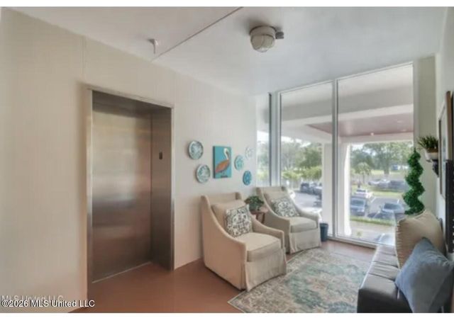 2668 Beach Boulevard, 206, Biloxi, MS 39531