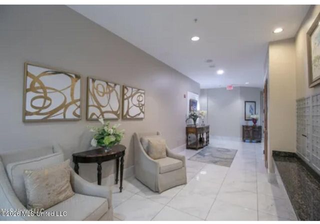 2668 Beach Boulevard, 206, Biloxi, MS 39531