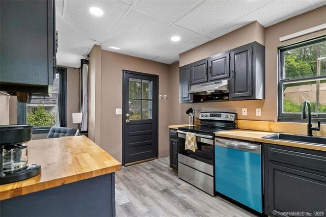 7 Swan Avenue, Norwich, CT 06360