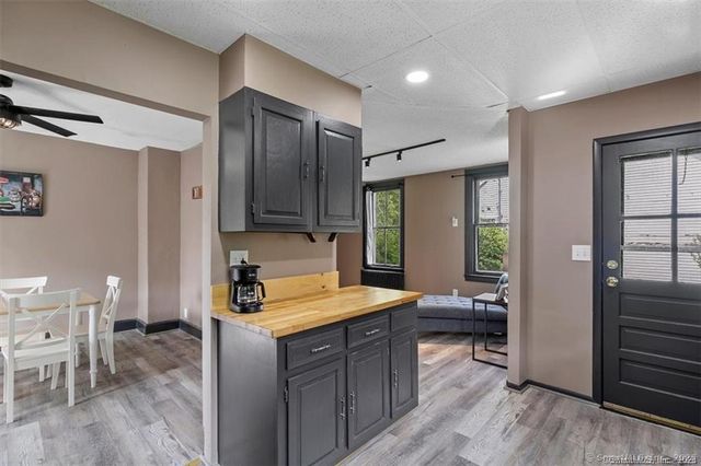 7 Swan Avenue, Norwich, CT 06360